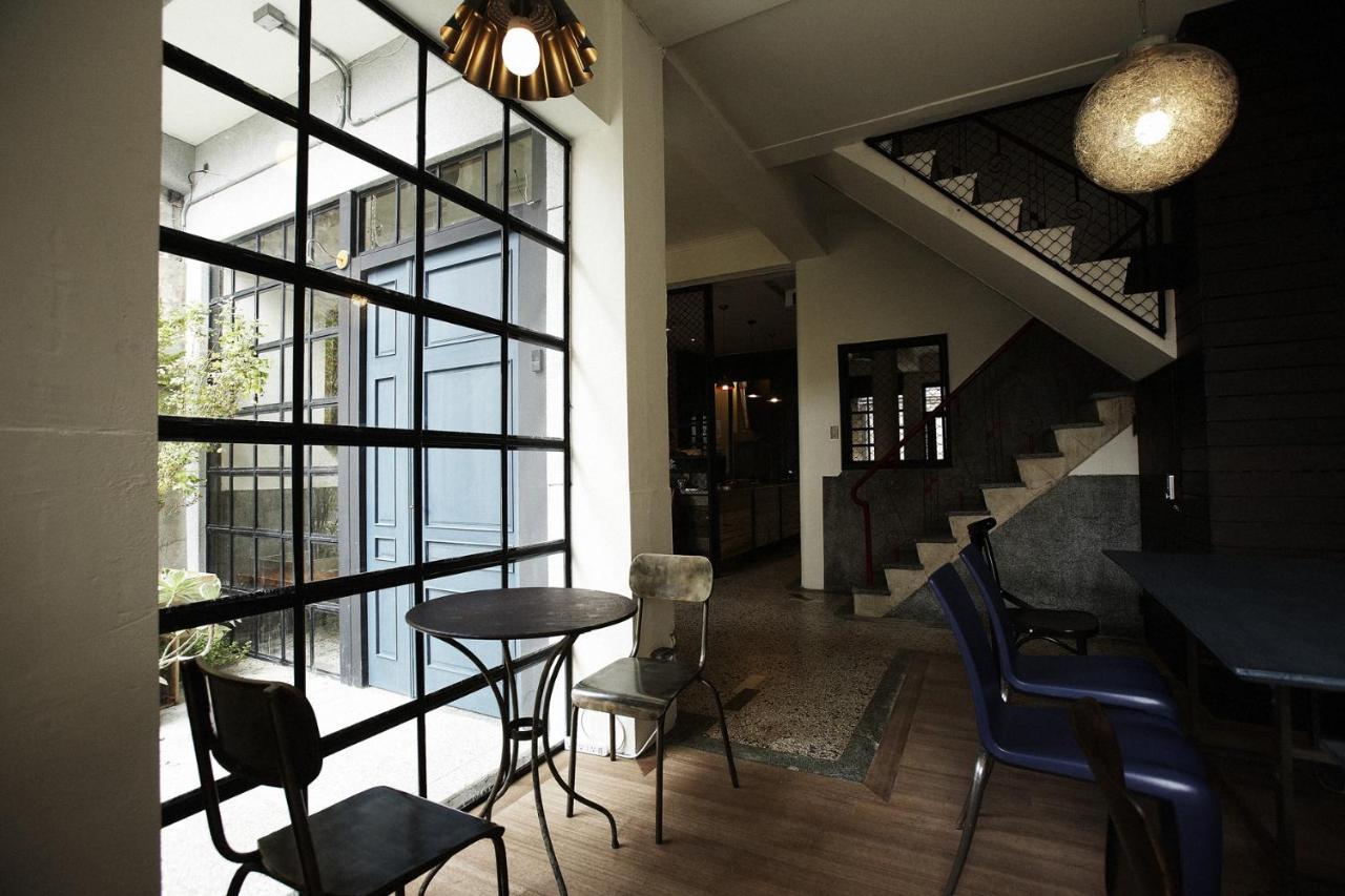 Hour Roots Tainan Exterior foto